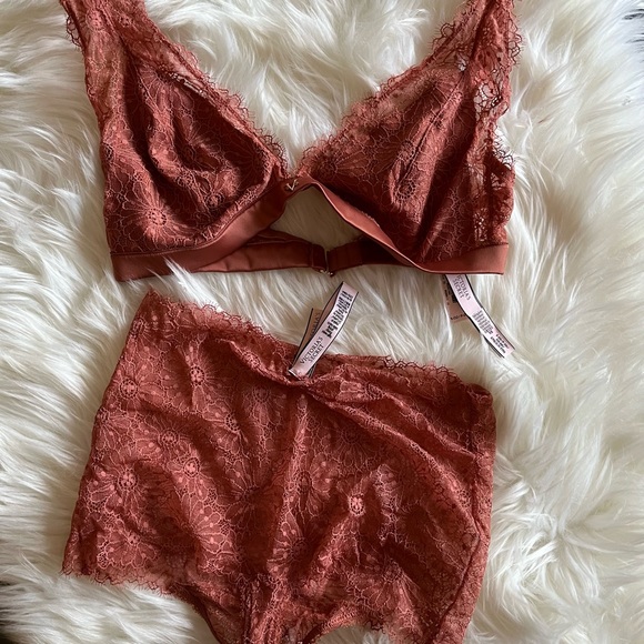 VICTORIA’S SECRET BRALETTE SET - Picture 2 of 11
